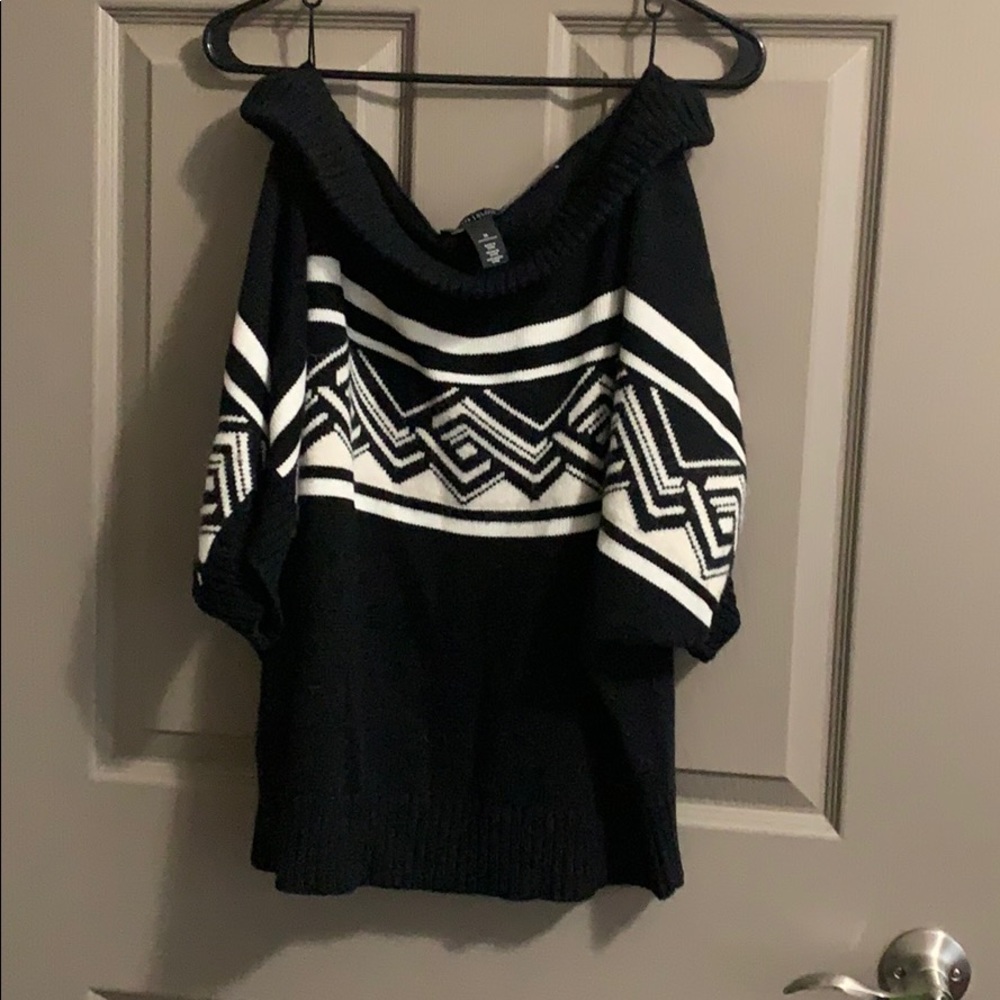 Black white sweater